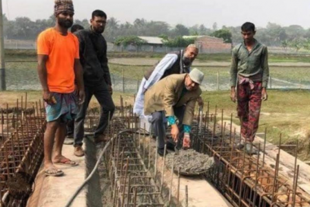 সাতক্ষীরায় টয়লেট নির্মাণে  উপজেলা চেয়ারম্যানের ২৫ লাখ টাকা বরাদ্দ