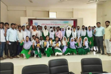বদলগাছীতে দূর্নীতি বিরোধী বির্তক প্রতিযোগিতা অনুষ্ঠিত  