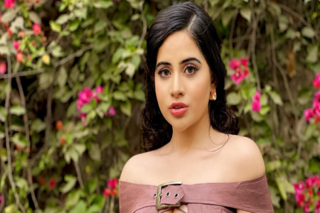 পিৎজা পোশাকে চমকে দিলেন উরফি