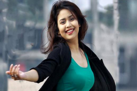 প্রথমবারের মতো বাবার সিনেমায় ভাবনা