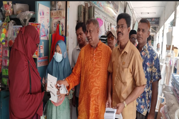 রাসিক নির্বাচনে নিউ মার্কেট এলাকায় ভোট চাইলেন জাপা প্রার্থী
