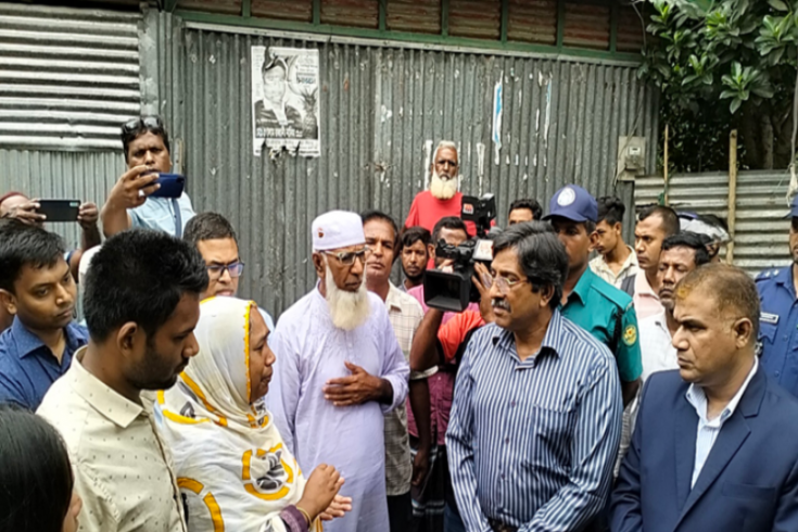 মানবাধিকার কমিশনের চেয়ারম্যান সাংবাদিক নাদিমের বাড়িতে