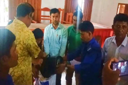 মদনে ঈদুল আযহা উপলক্ষে ভিজিএফ এর চাল বিতরণ