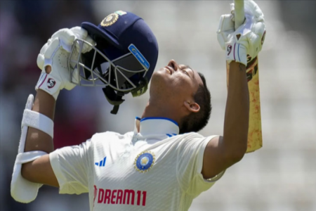 জয়সোয়ালের রাজসিক অভিষেকে ভারতের দাপট