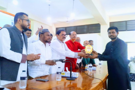 জীবননগরে যুব উদ্যোক্তাদের মাঝে সম্মাননা প্রদান