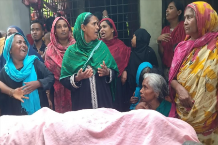 চুয়াডাঙ্গায় ‌ব্যবসায়ীকে গলা কেটে হত্যা, স্ত্রী-মেয়ে আটক