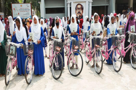 চুয়াডাঙ্গায় বাইসাইকেল পেল ১৬৮ শিক্ষার্থী