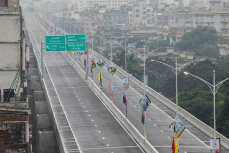 এক্সপ্রেসওয়েতে প্রথম টোল দিলেন শেখ হাসিনা