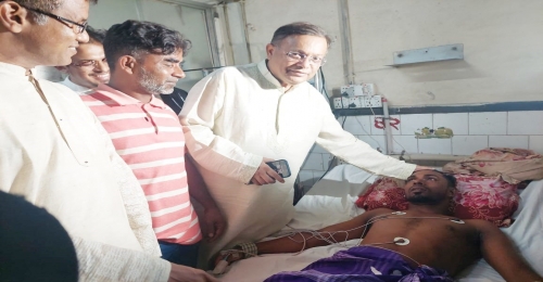 বিএনপির রোডমার্চে বাবাকে দেখে বিষপান করা ছাত্রলীগ নেতার পাশে তথ্যমন্ত্রী