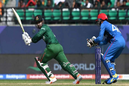 শুরুতেই দুই উইকেট হারিয়ে বিপাকে টাইগাররা
