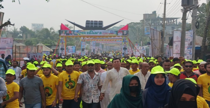 দলে দলে ভাঙ্গার জনসভাস্থলে আসছেন নেতাকর্মীরা