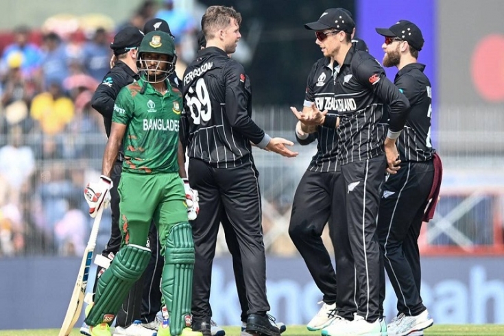 চরম ব্যাটিং বিপর্যয়ে বাংলাদেশ, জয়ের সম্ভবনা ফিকে
