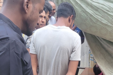 রাতে গেলেন মাছ ধরতে, ভোরে পুকুরপাড়ে মিলল মরদেহ