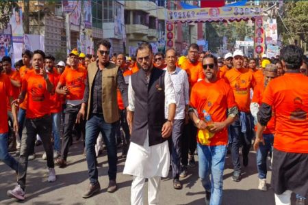 নেতাকর্মীদের নিয়ে খুলনার সমাবেশে মাশরাফি