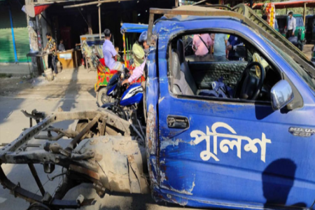 জামালপুরে পুলিশ ভ্যানে ট্রেনের ধাক্কা, কনস্টেবল নিহত