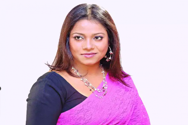ফোনে-মেসেজে হুমকি, নিরাপত্তা চাইলেন ডলি সায়ন্তনী