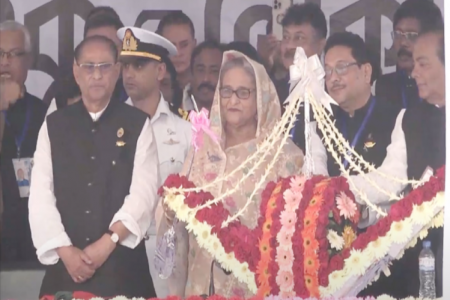 ফরিদপুরের জনসভা মঞ্চে শেখ হাসিনা