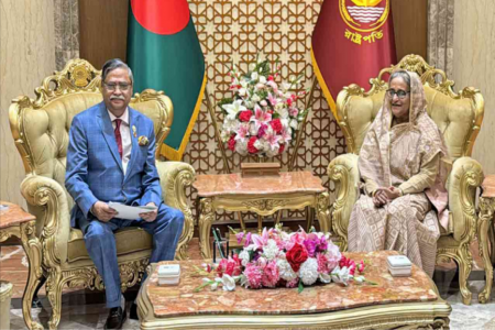 বঙ্গভবনে রাষ্ট্রপ‌তির সঙ্গে প্রধানমন্ত্রীর সাক্ষাৎ