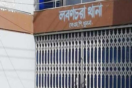 পাচারকারীর কাছ থেকে স্বর্ণ ছিনতাই করে ৩ পুলিশ সদস্য গ্রেপ্তার