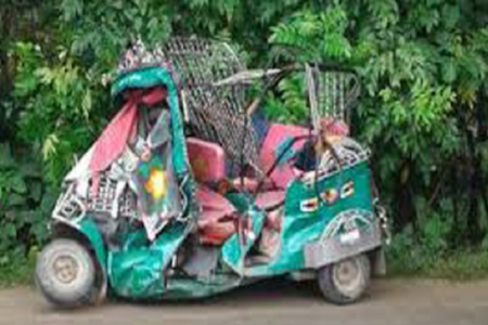 মৌলভীবাজারে বাসচাপায় অটোরিকশার ২ যাত্রী নিহত