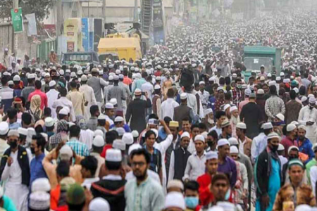 ইজতেমার আখেরি মোনাজাত শেষে সড়কে মানুষের ঢল