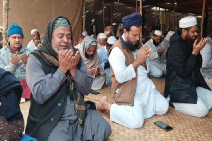 আখেরি মোনাজাত শুরু
