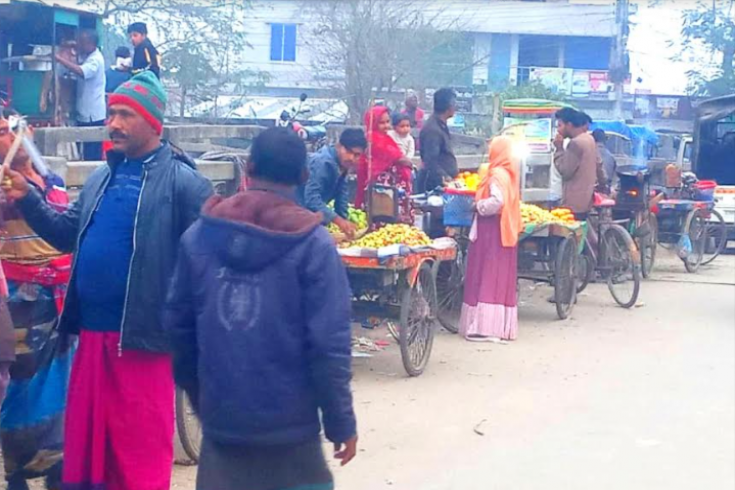 হকারদের দখলে আলমডাঙ্গার সাদাব্রীজ