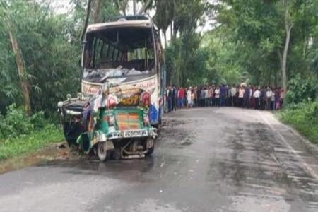 ময়মনসিংহে বাস-সিএনজি মুখোমুখি সংঘর্ষে নিহত ৭