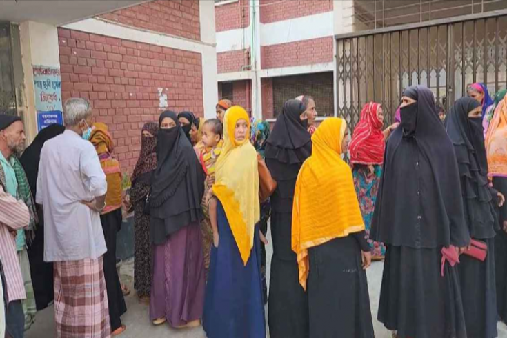 দাঁড়িয়ে থাকা অটোরিকশায় ট্রাকের ধাক্কা, নিহত ২