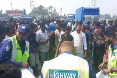 নবীগঞ্জে ট্রাকচাপায় প্রাণ গেল দুই শ্রমিকের