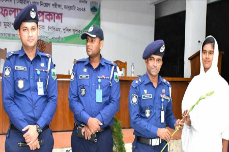 মাত্র ১২০ টাকায় পুলিশে চাকরি পেলেন নওগাঁর ৬৫ জন