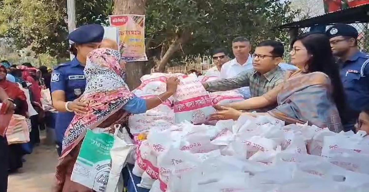 চুয়াডাঙ্গায় সাশ্রয়ী মূল্যে পণ্যসামগ্রী বিক্রি