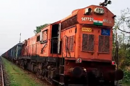 ভারত থেকে পেয়াজের প্রথম চালান ঢুকেছে দর্শনা রেল বন্দরে