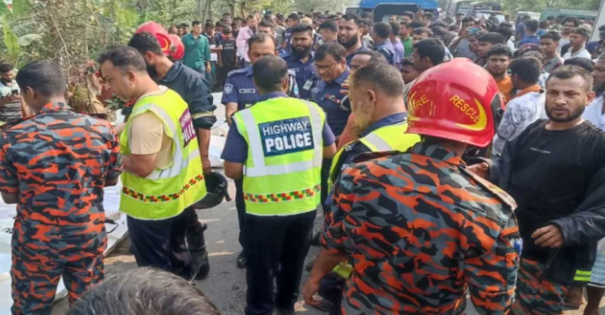  ফরিদপুরে বাস-পিকআপ সংঘর্ষে নিহত বেড়ে ১৪