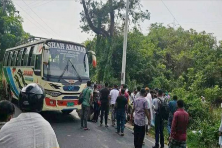 বাসের সঙ্গে মোটরসাইকেলের সংঘর্ষে চুয়েটের দুই শিক্ষার্থী নিহত