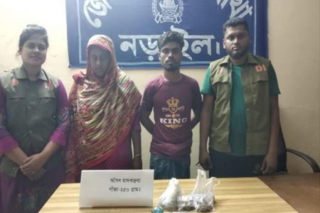নড়াইল লোহাগড়ায় ২৫০ গ্রাম গাঁজা উদ্ধার, গ্রেফতার-২
