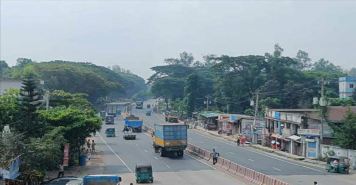 চট্টগ্রামে প‌রিবহন ধর্মঘটে যাত্রীদের দুর্ভোগ