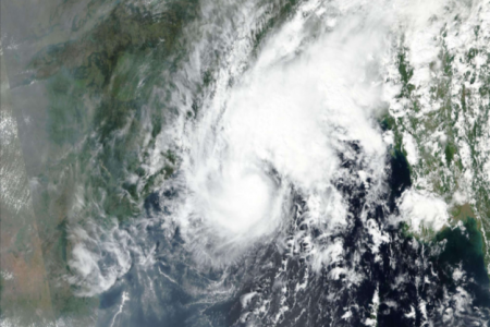এ মাসেই আঘাত হানতে পারে ঘূর্ণিঝড়