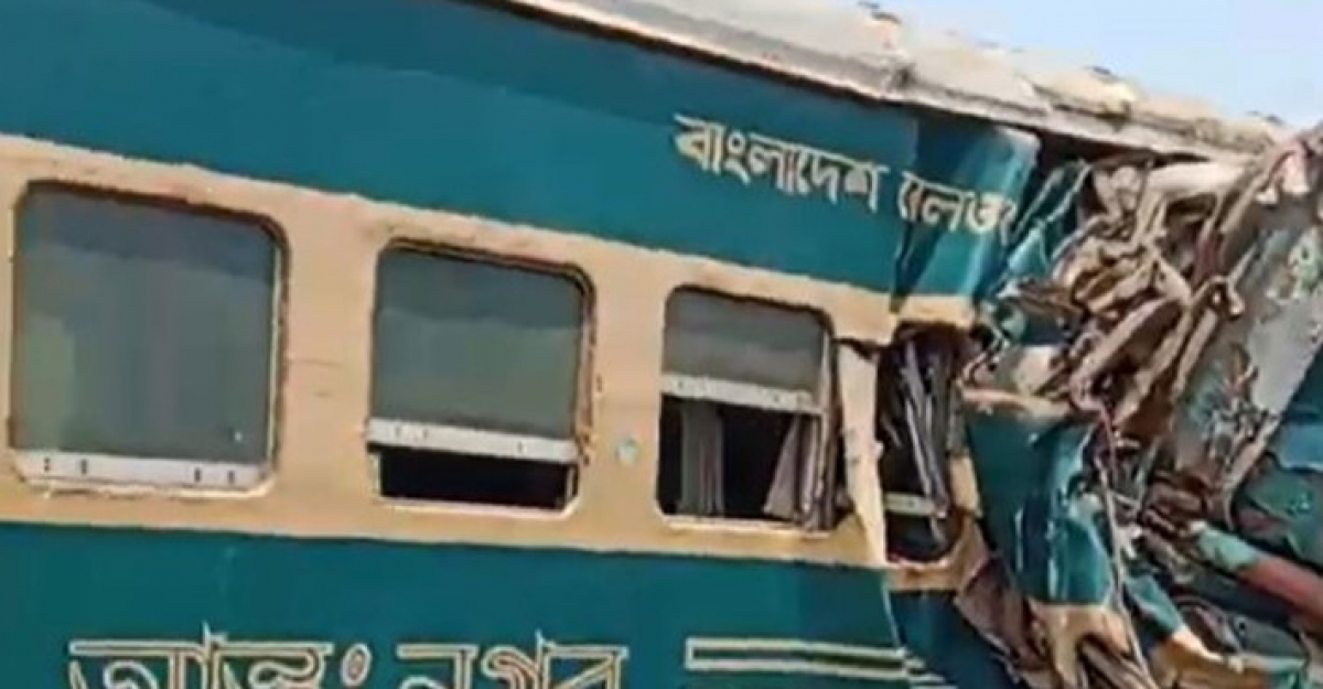গাজীপুরে দুই ট্রেনের মুখোমুখি সংঘর্ষ, আহত অনেকে