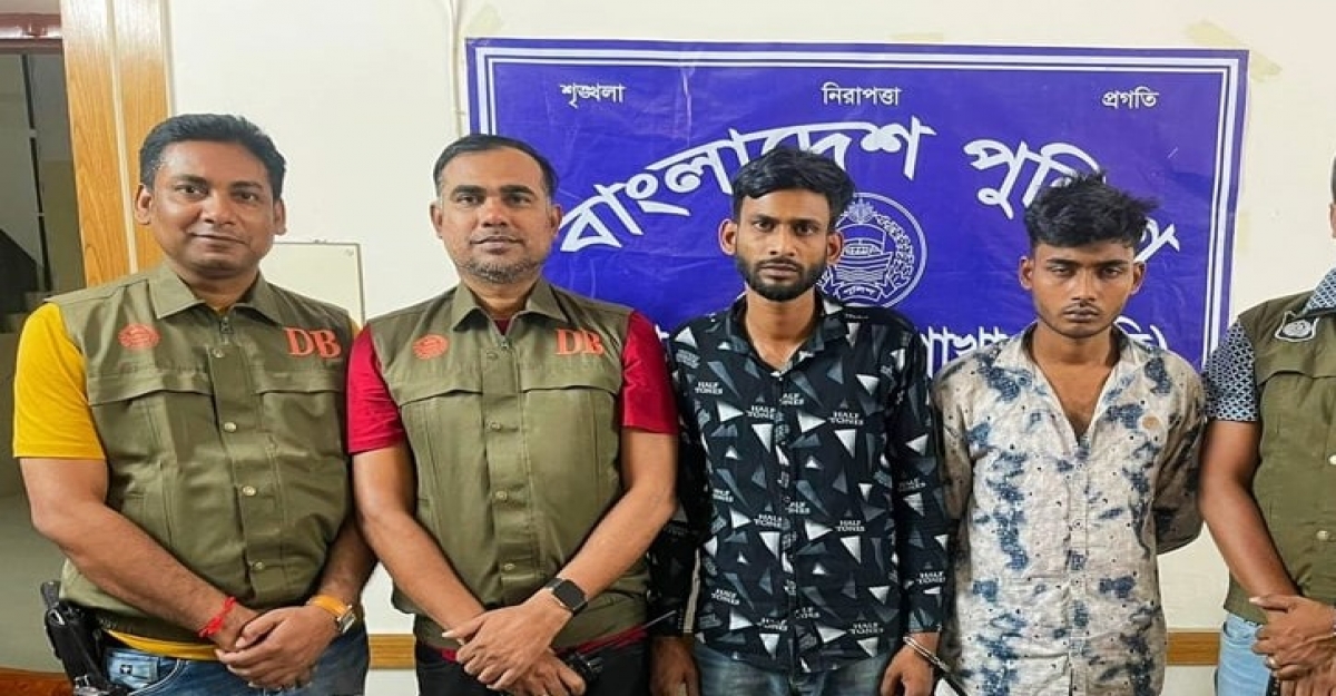 চুয়াডাঙ্গায় দশ কেজি গাঁজা ও প্রাইভেটকারসহ দুই মাদককারবারি গ্রেপ্তার