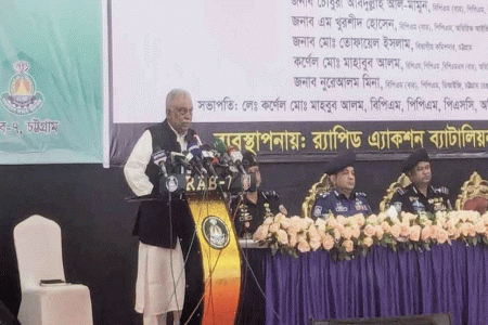 জলদস্যুতা জীবনে কখনও শান্তি ফিরিয়ে আনবে না: স্বরাষ্ট্রমন্ত্রী