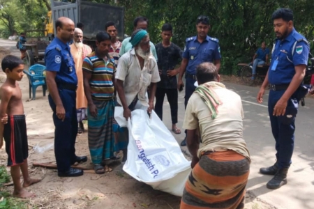 চুয়াডাঙ্গায় সড়কের পাশ থেকে অজ্ঞাত বৃদ্ধের লাশ উদ্ধার 