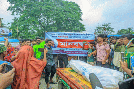 চুয়াডাঙ্গায় কিশোর শ্রমিকের লাশ নিয়ে বিক্ষোভ