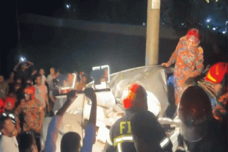 পাবনায় প্রাইভেটকার নিয়ন্ত্রণ হারিয়ে নিহত ৪