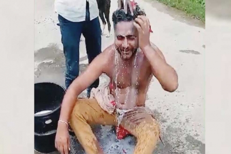পরকীয়া প্রেমিকের সঙ্গে স্ত্রীর বিয়ের পর দুধ দিয়ে গোসল