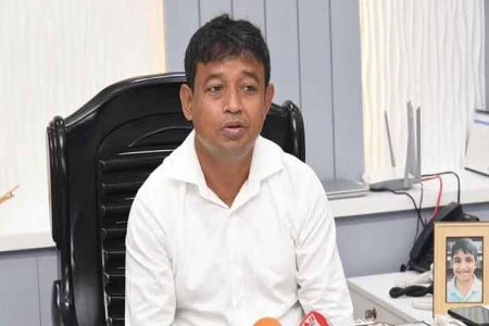 দেয়াল টপকে পালালেন ডিবির হারুন 