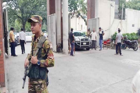 সচিবালয়ে নিরাপত্তার দায়িত্বে সেনাবাহিনী