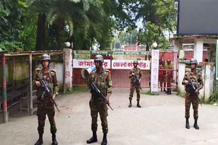 জামালপুর কারাগারে বিদ্রোহে ৬ বন্দির মৃত্যু, জেলারসহ আহত ১৯