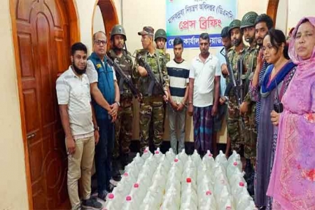 চুয়াডাঙ্গায় যৌথবাহিনীর অভিযানে বিপুল পরিমাণ রেকটিফাইট স্পিরিট উদ্ধার, গ্রেফতার ৩