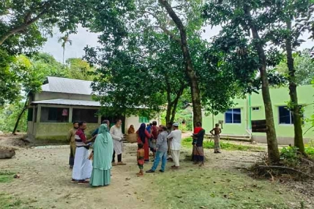 মদনে মাকে বের করে দিয়ে গরু বিক্রির টাকা আত্মসাতের অভিযোগ